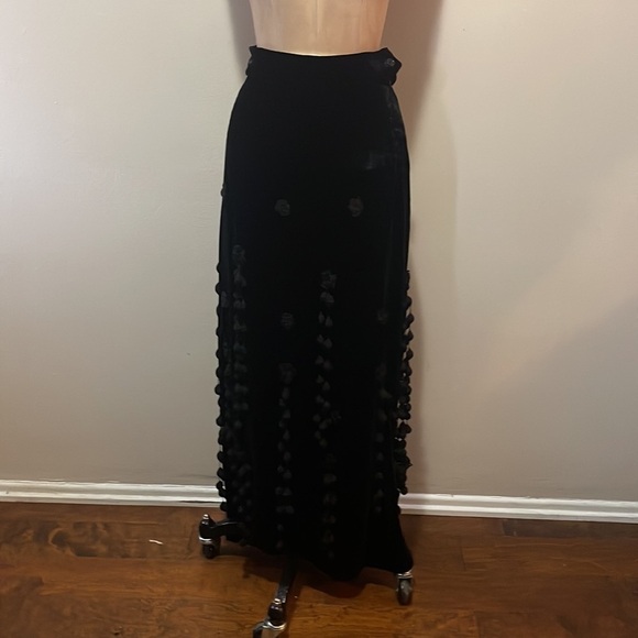 Moschino Cheap Chic Black Silk Velvet Crochet Fringe 2 PC Vest & Skirt Set - Picture 14 of 16